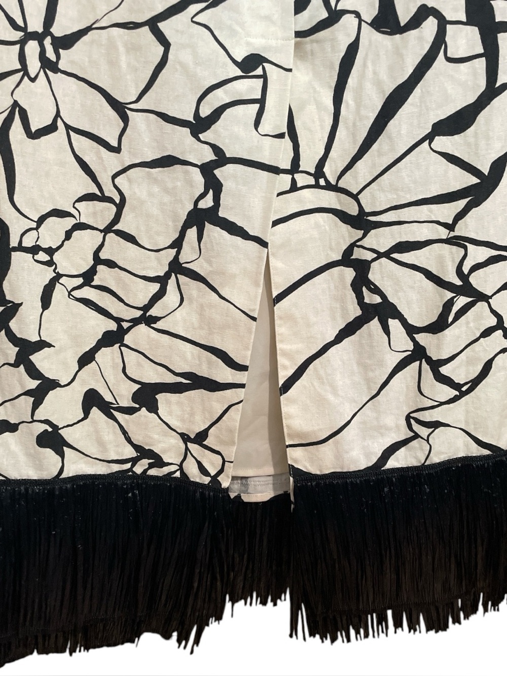 ANTONIO MELANI X M.G.
Style Black/Cream Halter
Midi Dress w/ raffia Fringe sz 6 - Picture 9 of 14